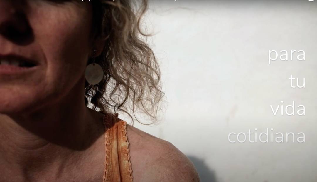 Video de promoció d'una formació en línia sobre autoconeixement i cures.